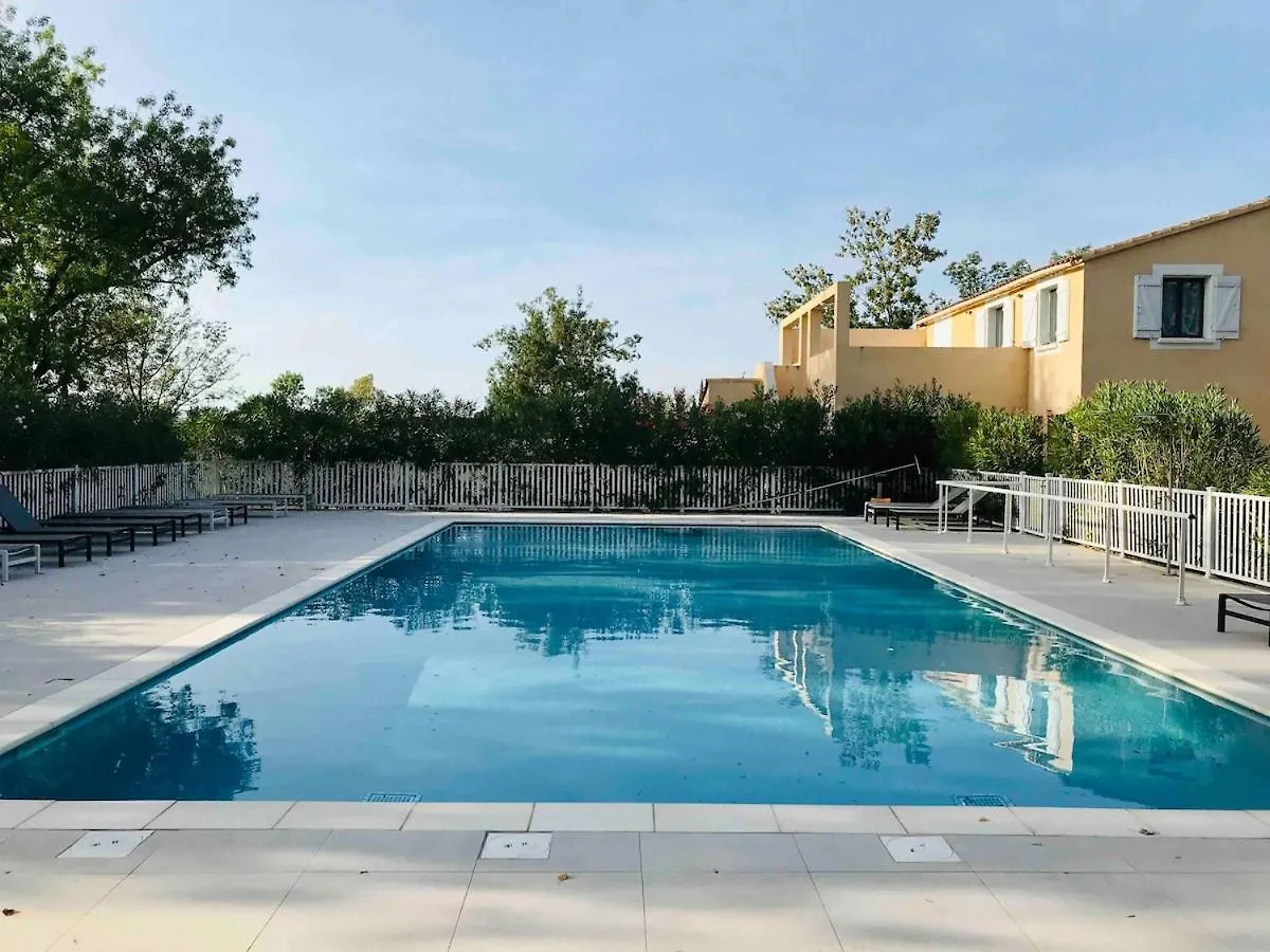 Apartment Maisonnette Au Calme Dans Residence Avec Piscine Saint-Remy-de-Provence